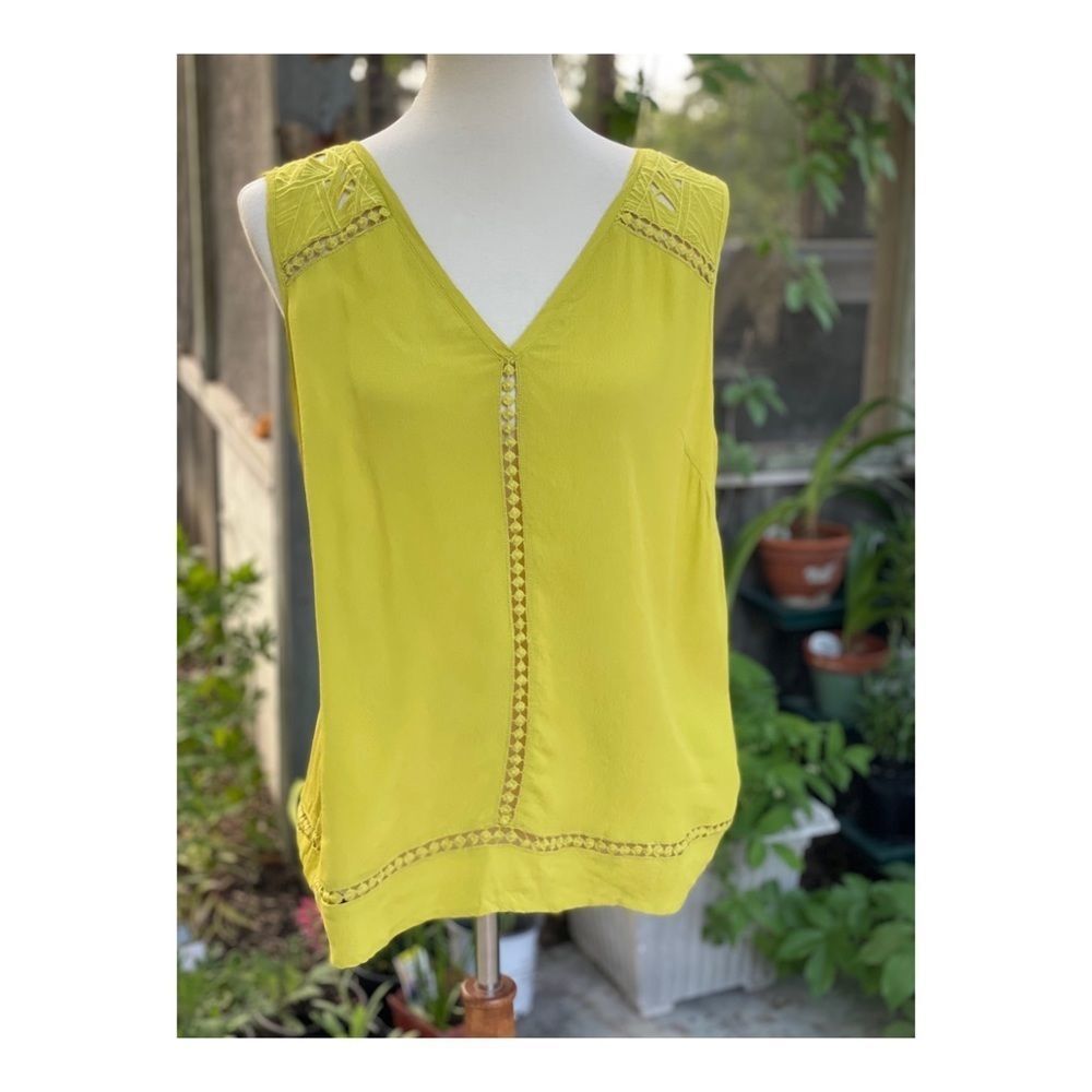 Mark Tank Top Lace Cut Out Trim Sz XXL Chartreuse